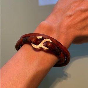 Leather fisherman’s bracelet
